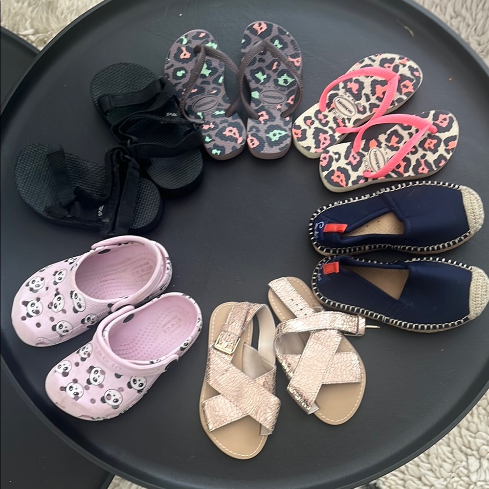 6 pairs beach shoes/sandals